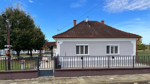 K33599 Renoviertes Haus in Balaton-Nähe mit Garten in kleiner, ruhiger Gemeinde