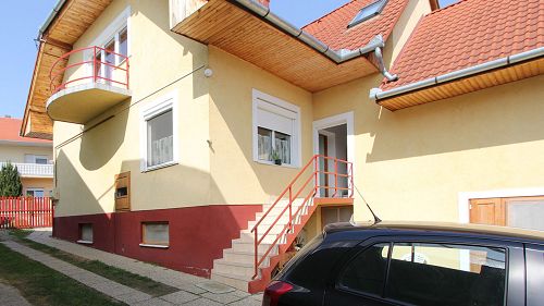 11149 5 bedroom detached house with separate apartment is for sale in Hévíz. Renting out opportunity.