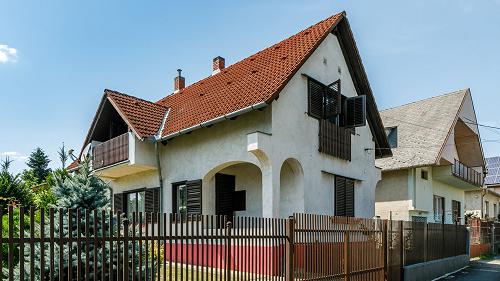 11637 Schön gebautes Familienhaus in einer ruhigen Umgebung in Keszthely zu verkaufen!