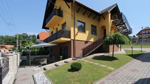 22036 In the western part of Hévíz, it is a completely renewed family house (2016) for sale - it can be rented or the owner can live here the whole year as well.