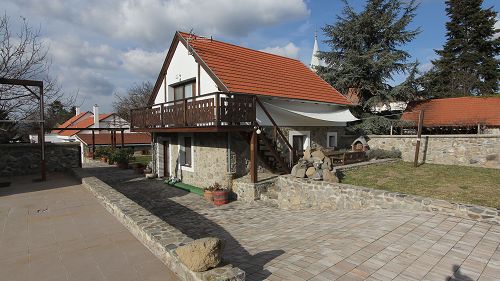 33302 Das ständig gepflegte, traditionelle Familienhaus in ruhiger Lage ist zu verkaufen.