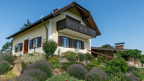 33459 In Alsópáhok it is a family house with an eternal panorama, with traditional Austrian interior design features, for sale.