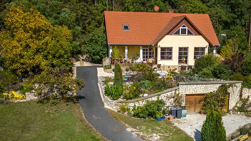 33502 Detached house for sale in Gyenesdiás with beautiful panoramic views of Lake Balaton.