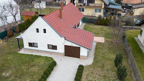 33538 Cozy, renovated land house is for sale in Gyenesdiás.