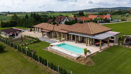 33712 Luxusvilla im mediterranen Stil mit Pool und finnischer Sauna!