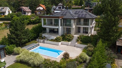 33720 Exclusive property on the northern shore of lake Balaton. With a beautiful panorama of lake Balaton and the Keszthely Bay.