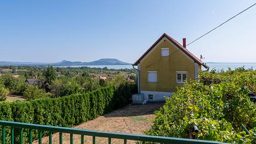 33732 Haus am Balaton mit Panorama-Sicht auf den See zu verkaufen