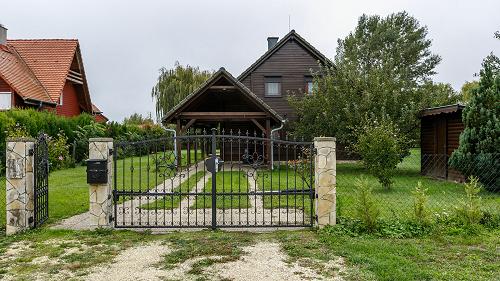 33776 Idyllic house in western Hungary by the lake