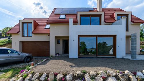 33804 Neues Ein- oder Mehrfamilienhaus mit Panoramablick auf den Balaton in Badacsonytomaj – zwei separate Etagen, großes Grundstück