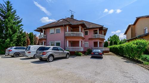 55154 Wohnung mit zwei Etagen, mit Terrasse ist zu verkaufen in der Nähe vom Thermalbad Kehidakustány.