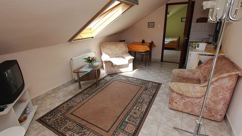 55619 In Hévíz with a central location it is a studio apartment (28 m2) fully furnished and with all equipments for sale.