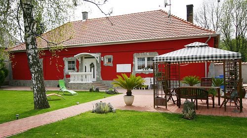 66046 Family house is for sale nearby the Zalacsány lake, Zalasprings golf court and Batthyány castle hotel.