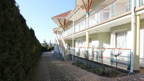 66111 Small family hotel with 11 rooms, complete furniture and equipment, large plot is for sale in a popular area of Hévíz.
