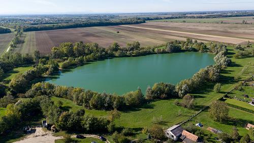 77543 Large property with 4.3 ha lake in West Hungary