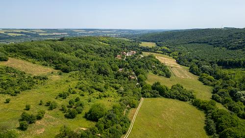 77581 Zum Verkauf: Entwicklungsmöglichkeiten in der Nähe des beliebten Pálos Resorts!
