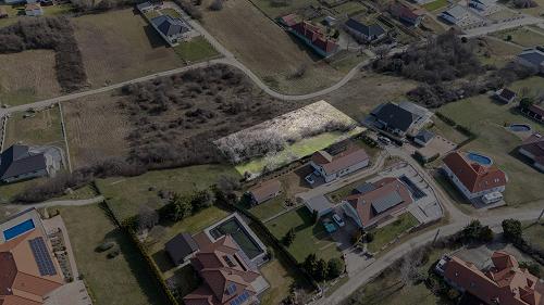 77604 For sale: a building plot with excellent characteristics and panoramic views.